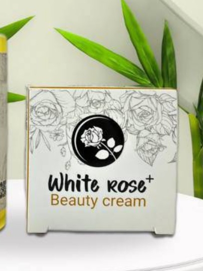 کرم ضد لک مخصوص وایت رز پلاس  وایت رز پلاس کاملا ایمن و پایه طبیعی   ✨ روشن کننده پوست   ✨ رفع انواع لک های آفتاب سوختگی، کبدی، کک و مک، هورمونی، بارداری، لک ناشی از جوش و ....  ✨ رفع چروک های سطحی پوست  ✨ درمان انواع جوش و آکنه  ✨آبرسانی عمیق پوست  پرفروش ترین کرم ضد لک چند سال اخیر 😍  پوستی به لطافت رُز 🌸☺️  زیبایی رو به خودت هدیه بده 🎁   ‼️ پشت جعبه کرم و کنار درب ظرف وایت رز پلاس QR کد جهت استعلام اصالت کالا و ورود به کانال مرجع درج شده است و درب داخلی محصول با هولوگرام سبز پلمپ شده است